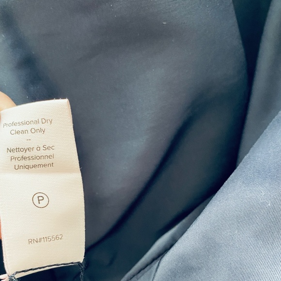 Cinq à Sept Navy Embroidered Cocktail Dress – Size 4 - Picture 8 of 9